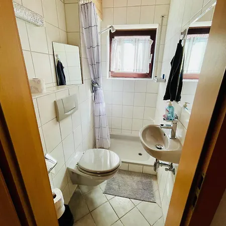 Appartement Kleine Ein Mit Gartenanlage